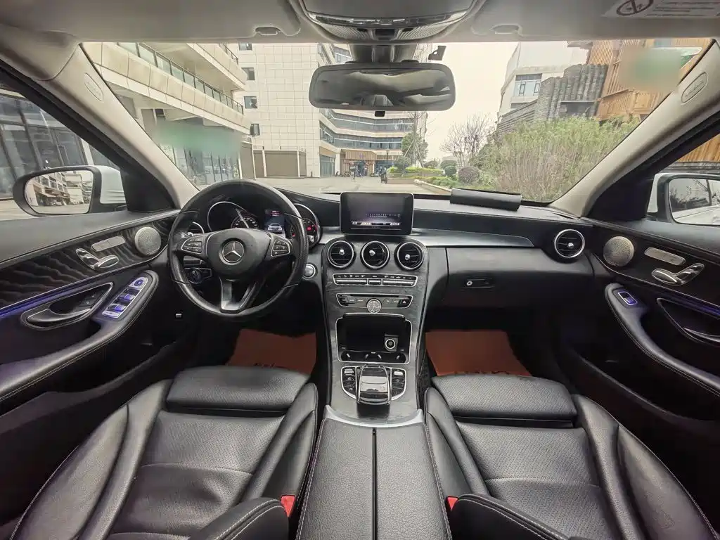 Mercedes-Benz C-Class 2018 — фото 16