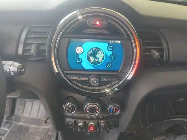 MINI MINI 2020