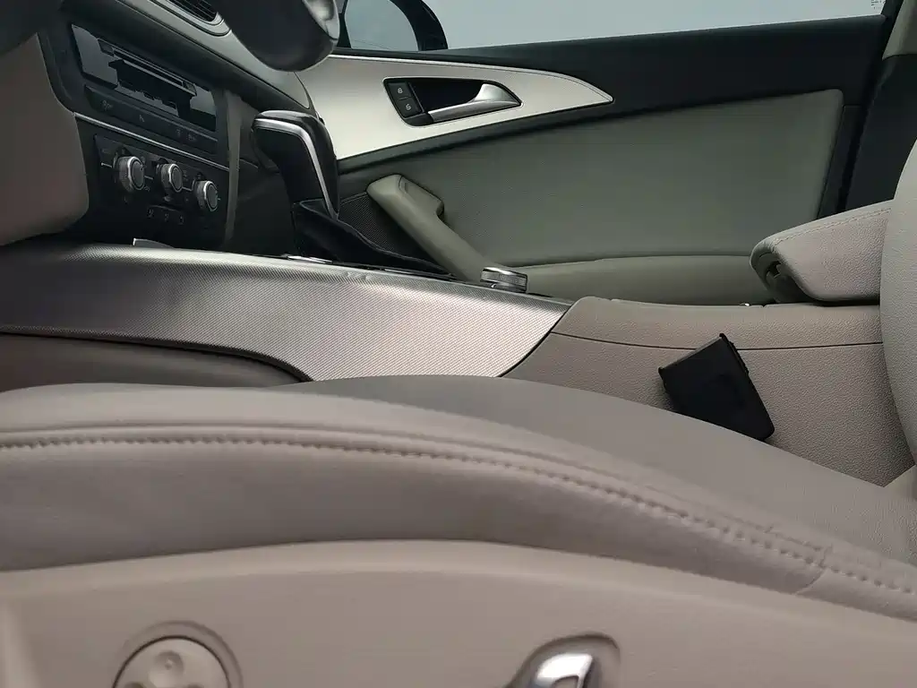 Audi A6L 2016 — фото 14