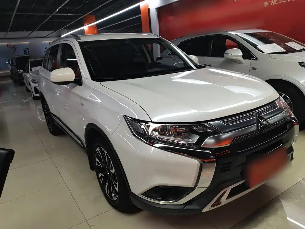 Mitsubishi Outlander 2021