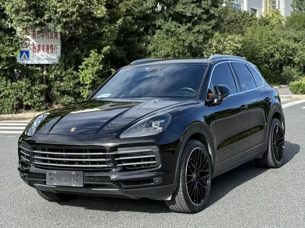 Porsche Cayenne 2019 — фото 1