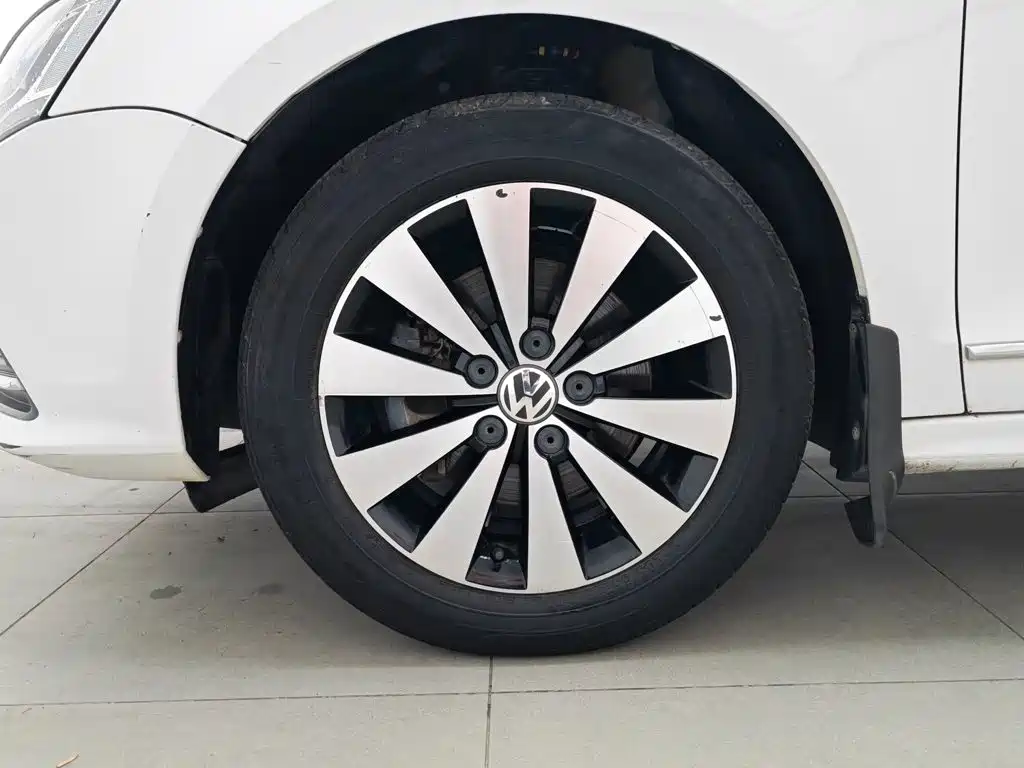 Volkswagen Sagitar 2017 — фото 17