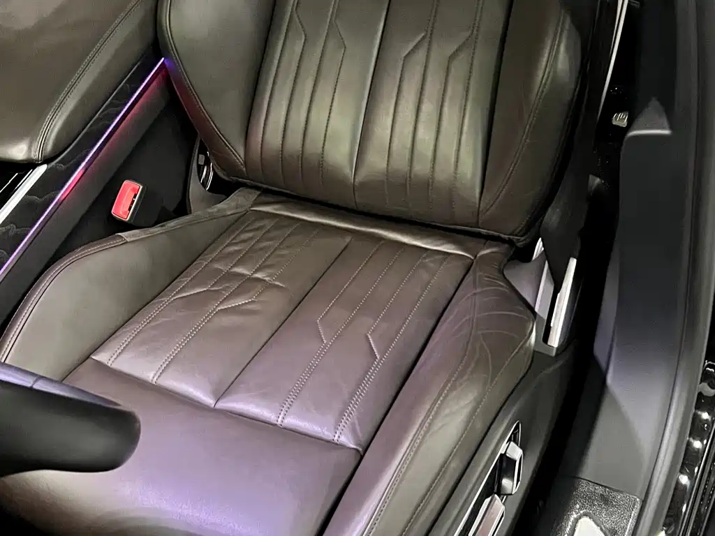 Audi A8 2020 — фото 19