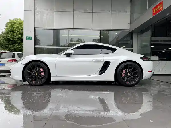 Porsche 718 2016
