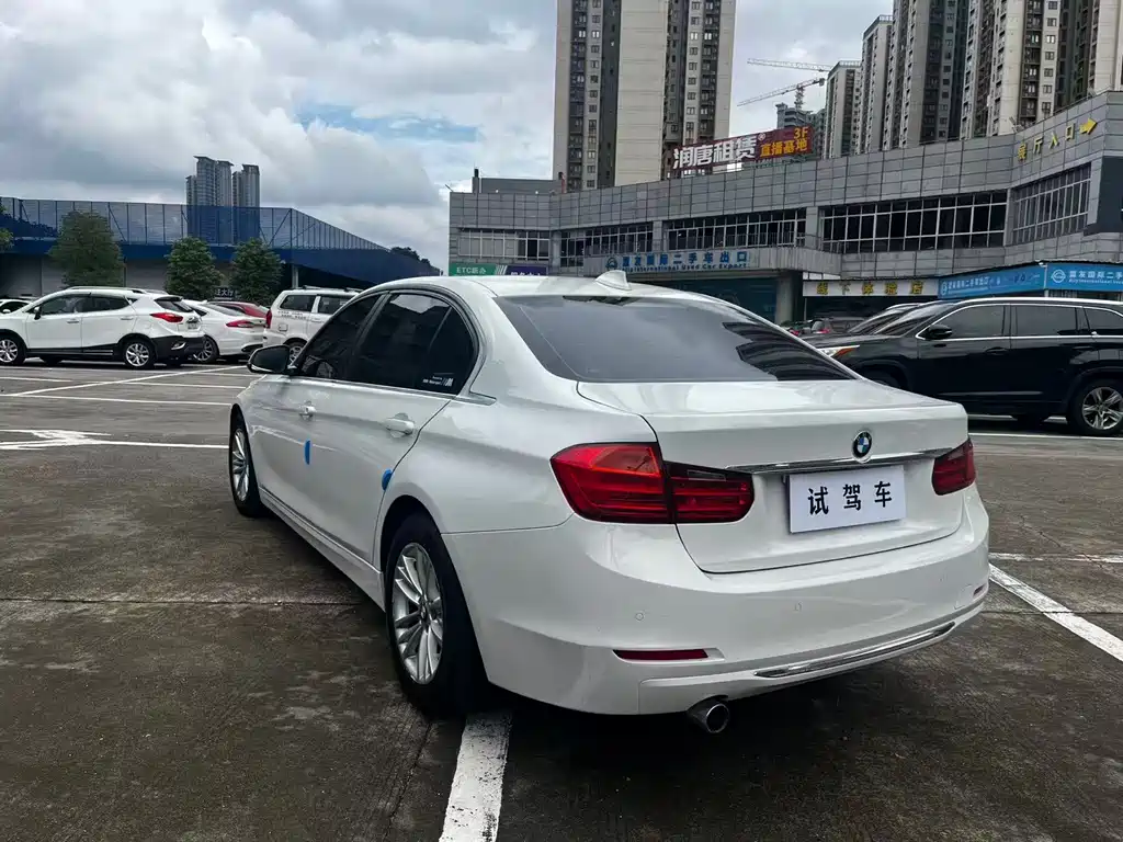 BMW 3 Series 2015 — фото 11