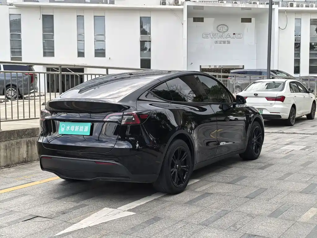Tesla Model Y 2022 — фото 10