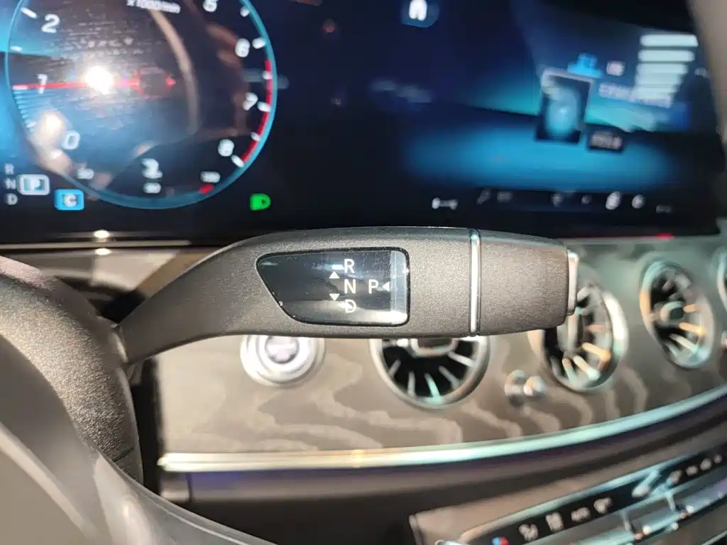 Mercedes-Benz E-Class 2022 — фото 10