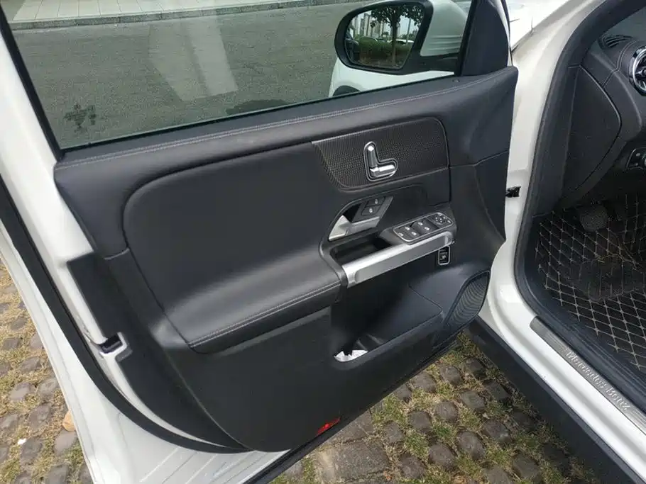 Mercedes-Benz GLB 2021