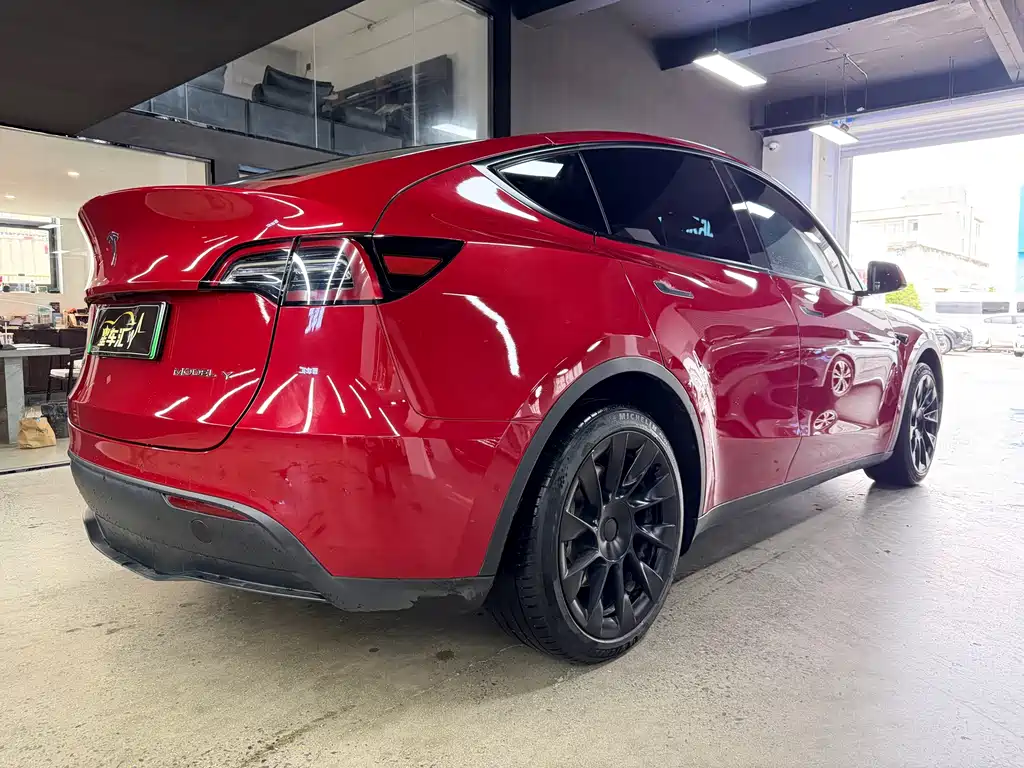 Tesla Model Y 2021 — фото 12