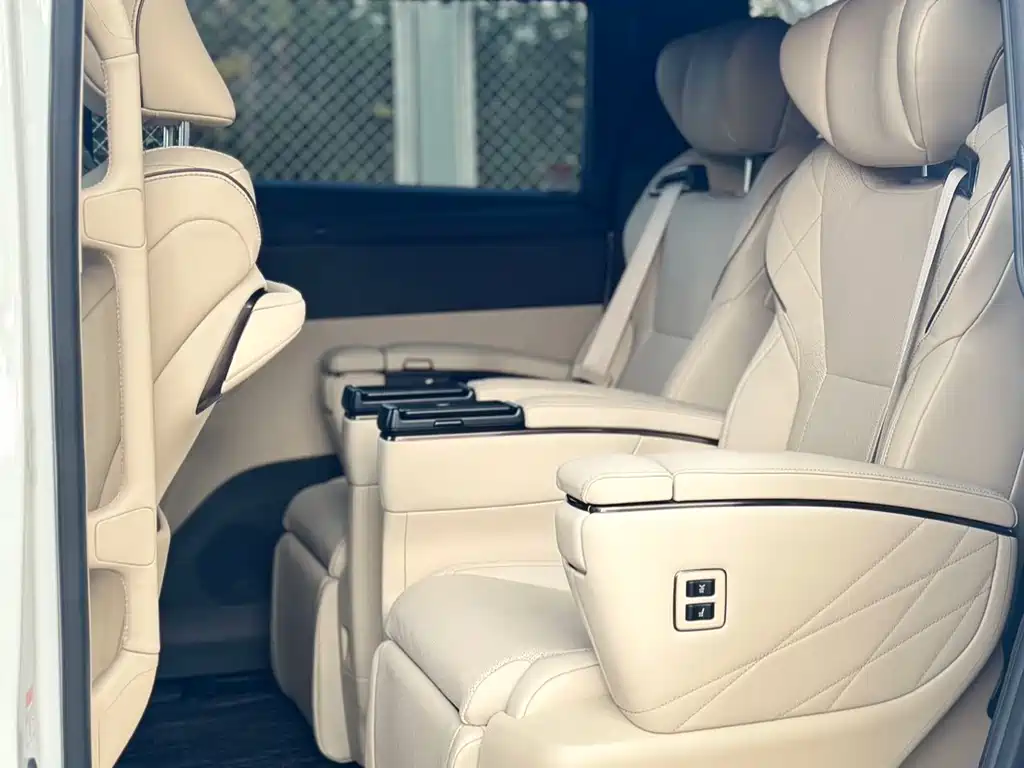 Toyota Alphard — фото 6