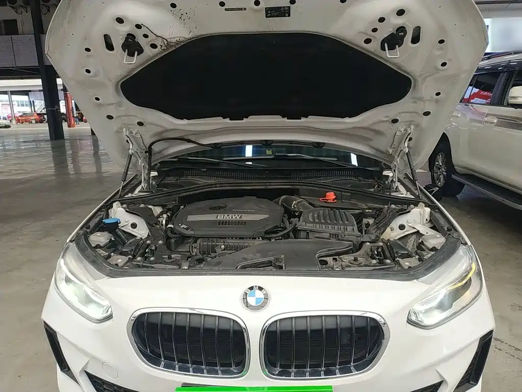 BMW 1 Series 2021 — фото 16