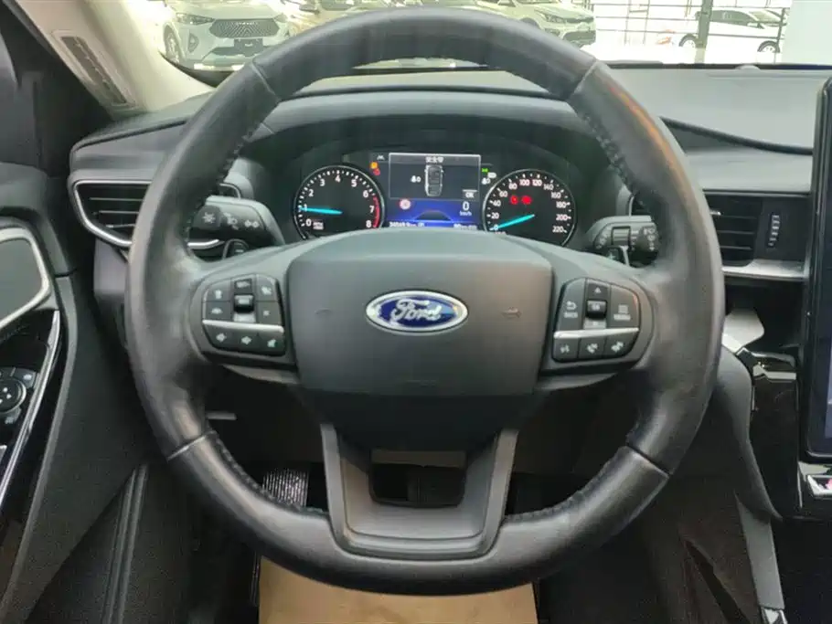 Ford Explorer 2022 — фото 15