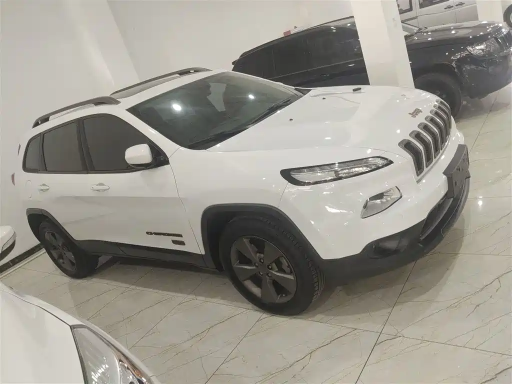 Jeep Cherokee 2016 — фото 4