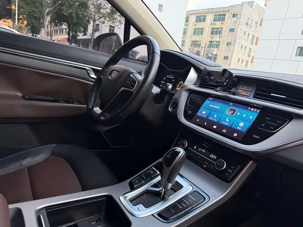 Geely Emgrand GS 2018 — фото 21