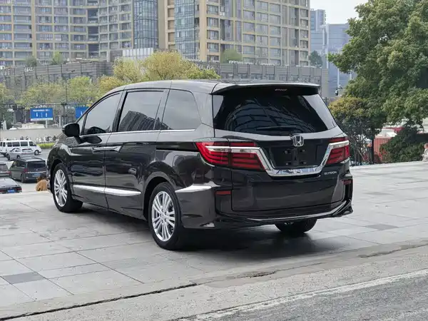 Honda Elysion 2018