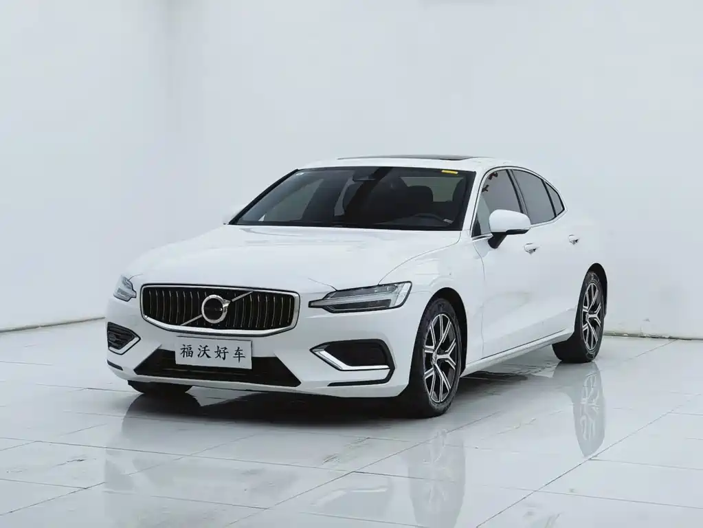 Volvo S60 2023 — фото 1