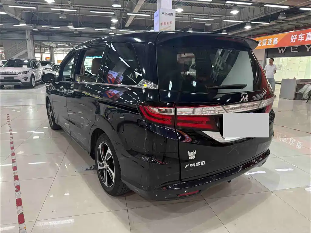 Honda Odyssey 2017 — фото 18