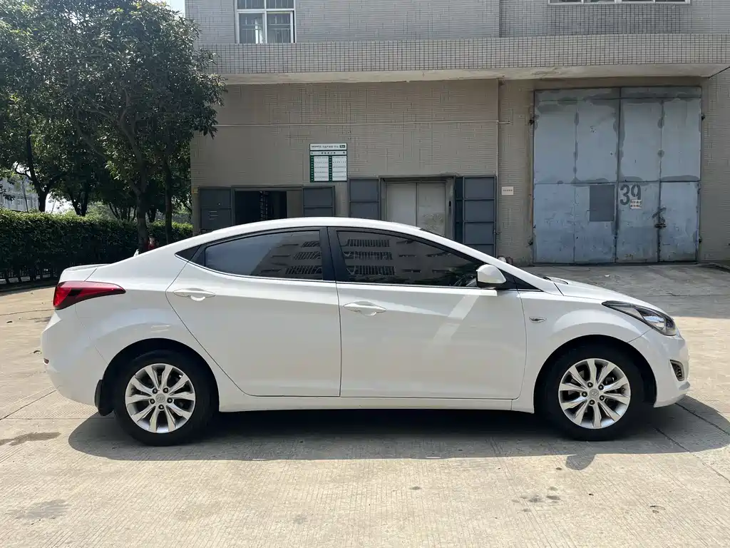 Hyundai Elantra Langdong 2016 — фото 4