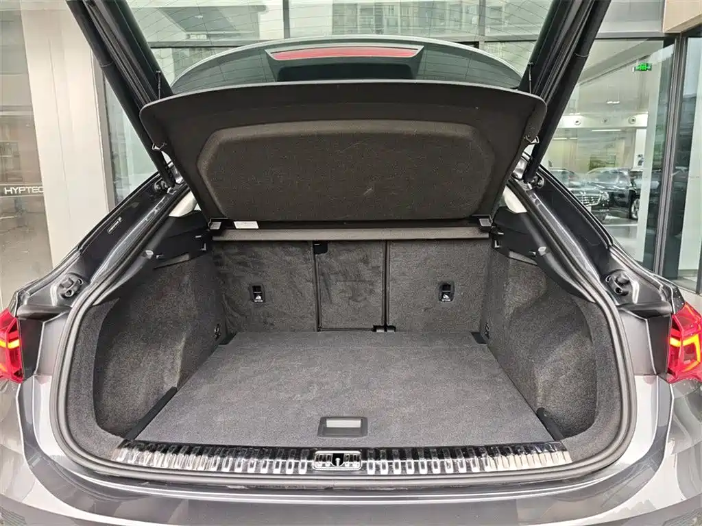 Audi Q3 Sportback 2023 — фото 9