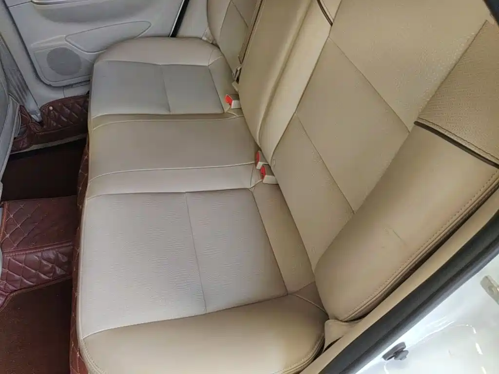 Buick Excelle 2015 — фото 17