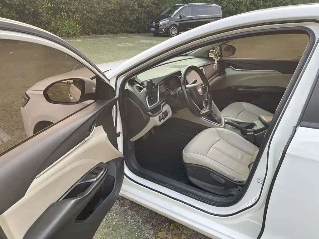Buick Excelle 2018 — фото 10