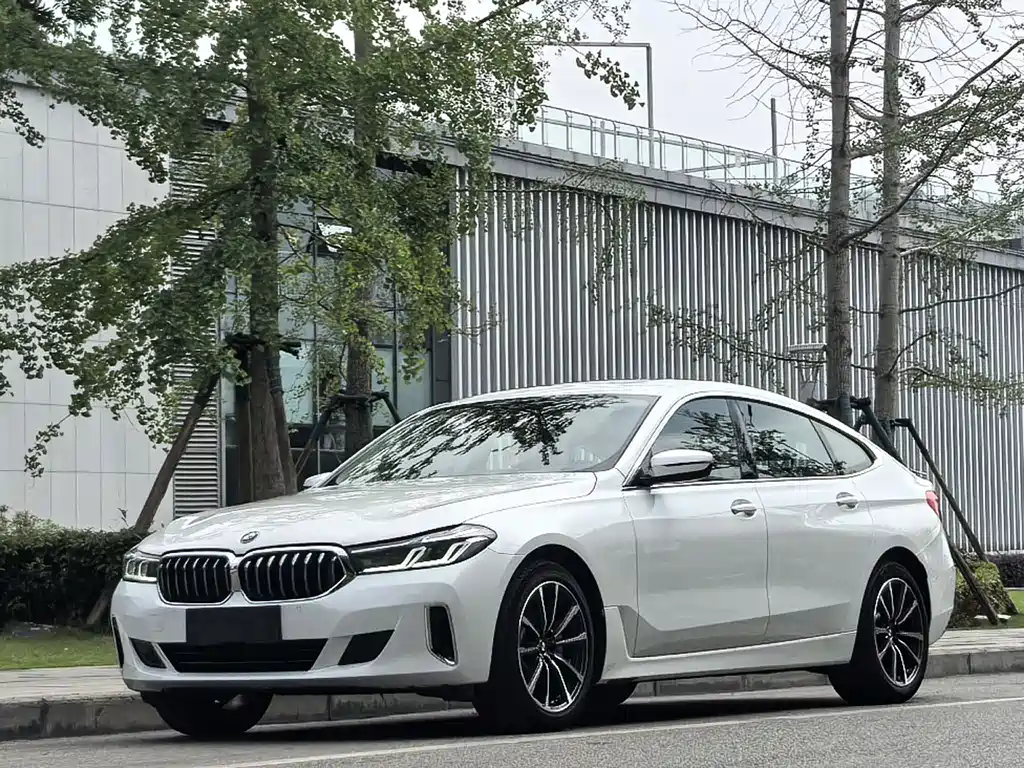 BMW 6 Series GT 2021 — фото 1