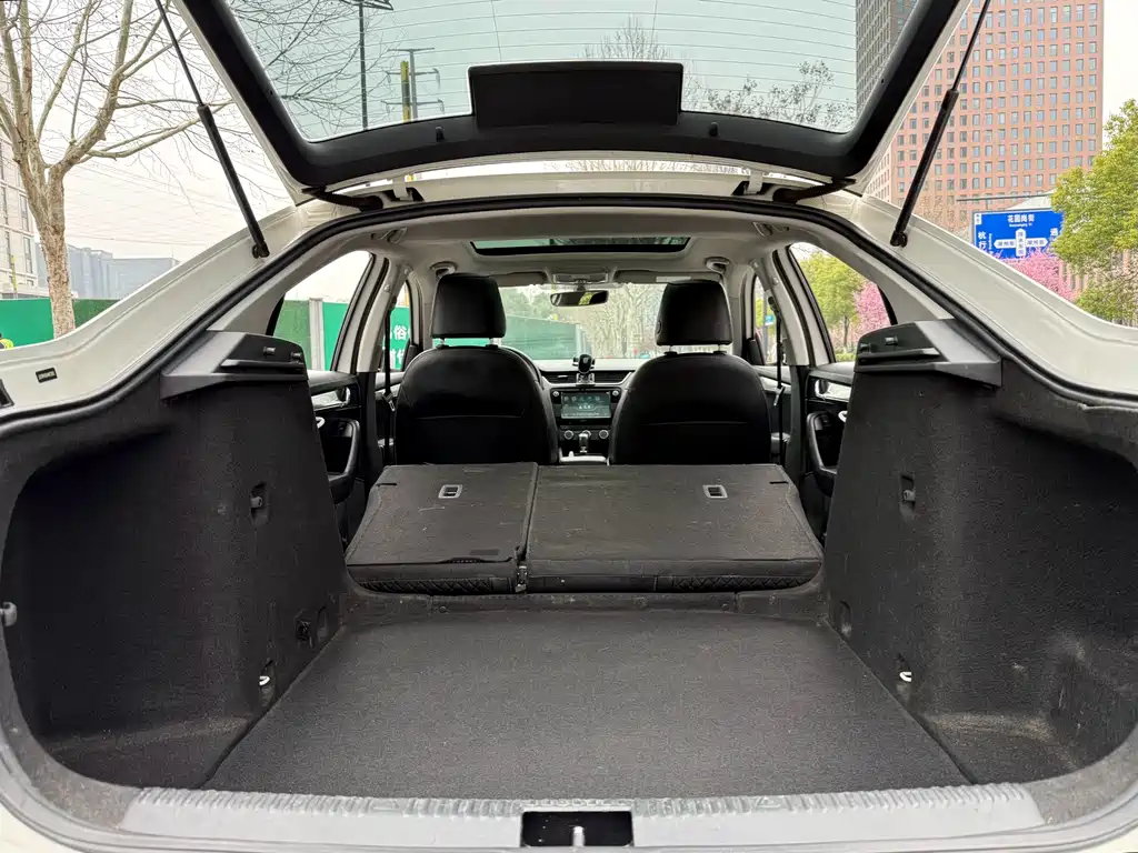 Skoda Octavia 2018 — фото 22