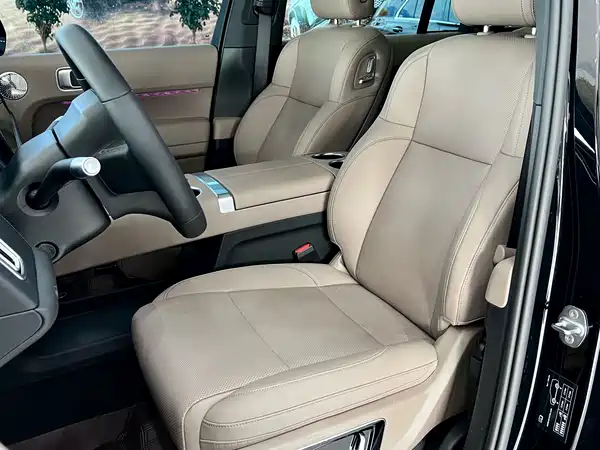Li Auto L9 2025