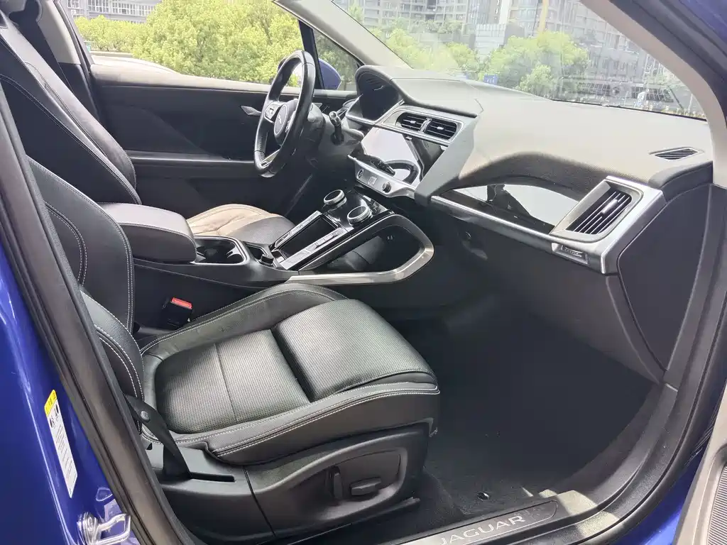 Jaguar I-PACE 2020 — фото 13