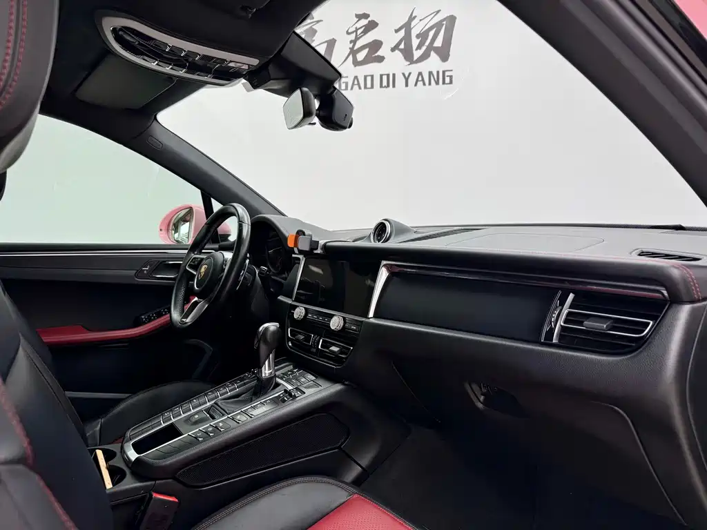 Porsche Macan 2020 — фото 11