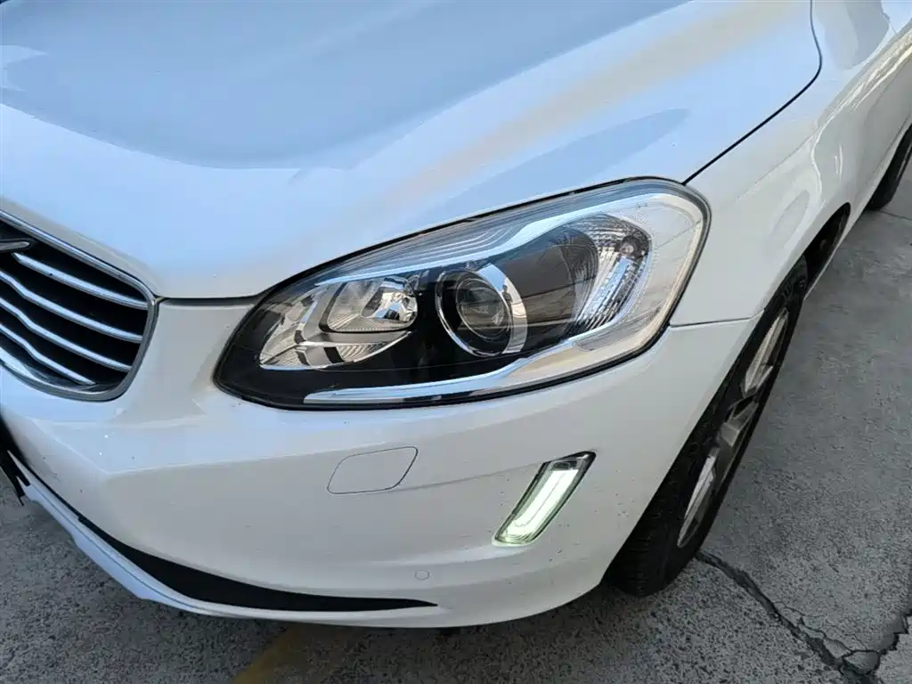 Volvo XC60 2016 — фото 24