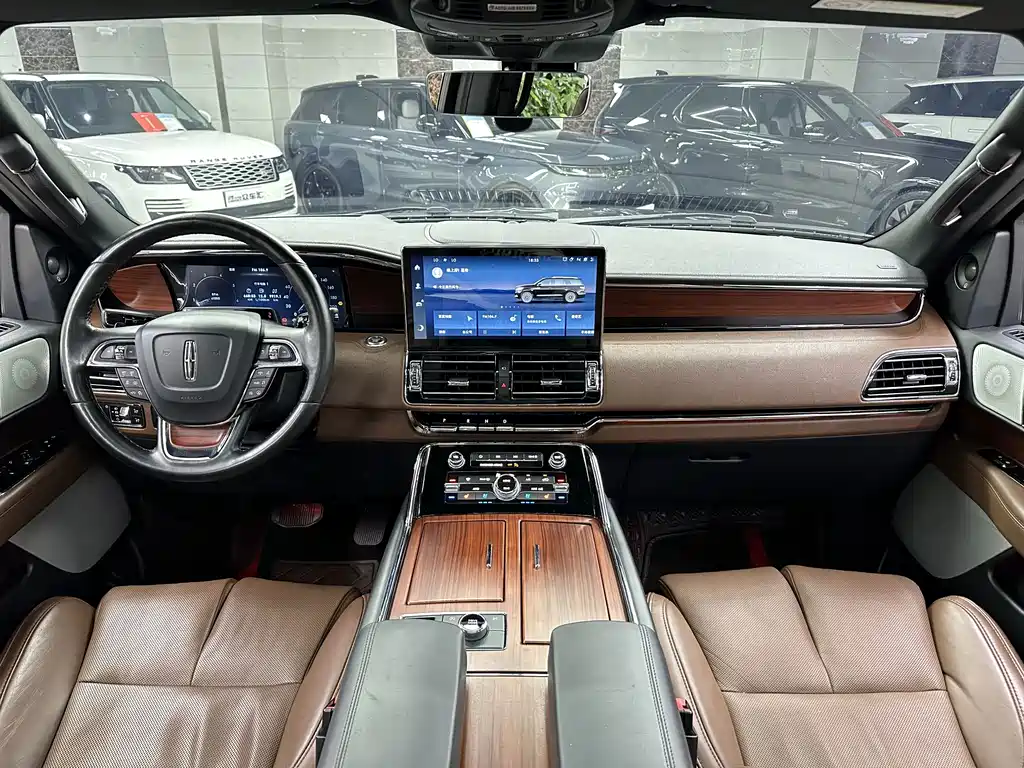 Lincoln Navigator 2023 — фото 13