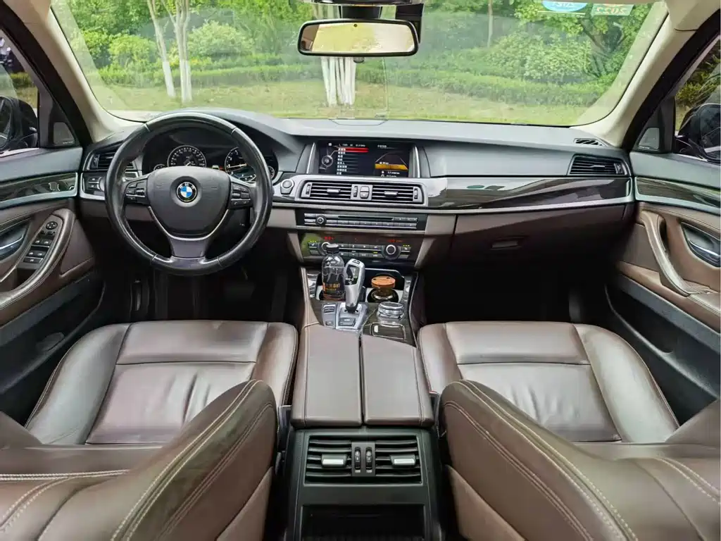 BMW 5 Series 2016 — фото 8