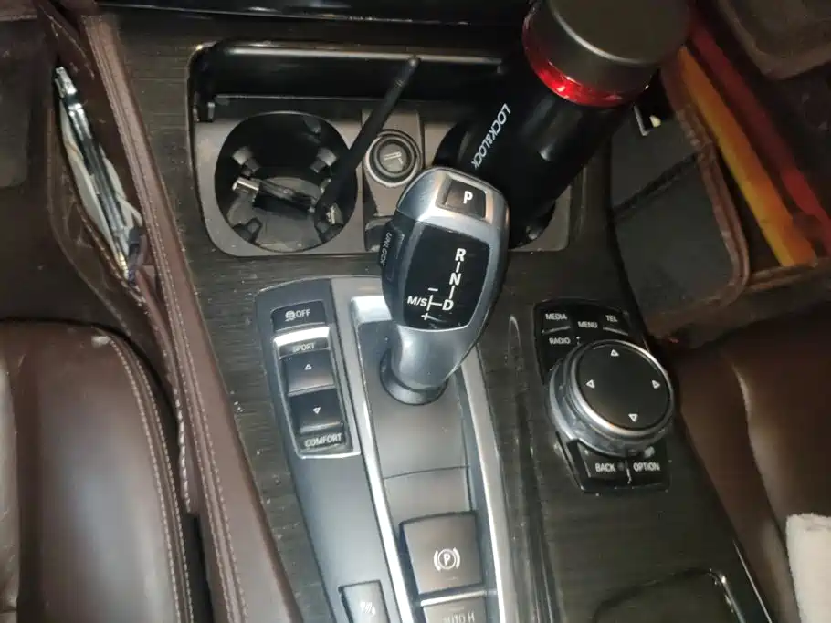 BMW 5 Series 2016 — фото 16