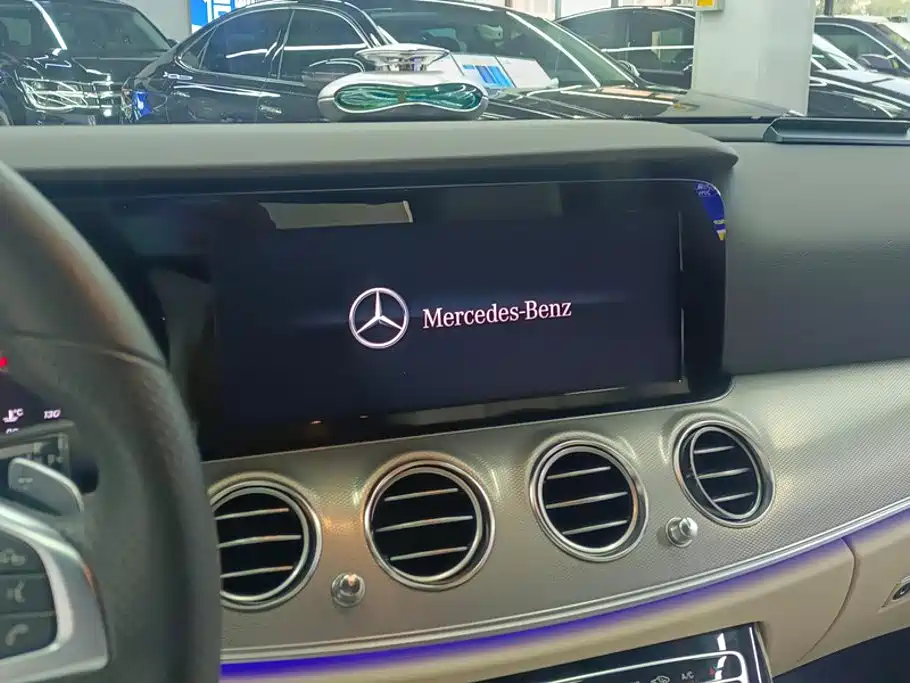Mercedes-Benz E-Class 2017 — фото 13