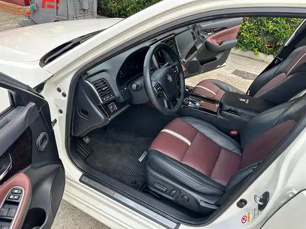 Toyota Crown 2017
