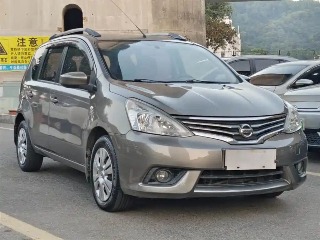 Nissan Livina 2013