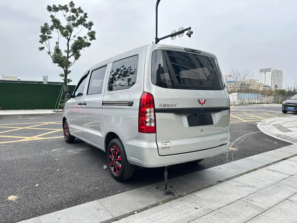 Wuling Hongguang V 2024 — фото 7