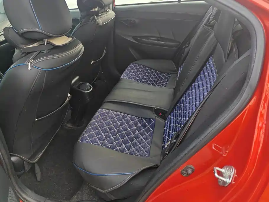 Toyota Yaris L 2017 — фото 11