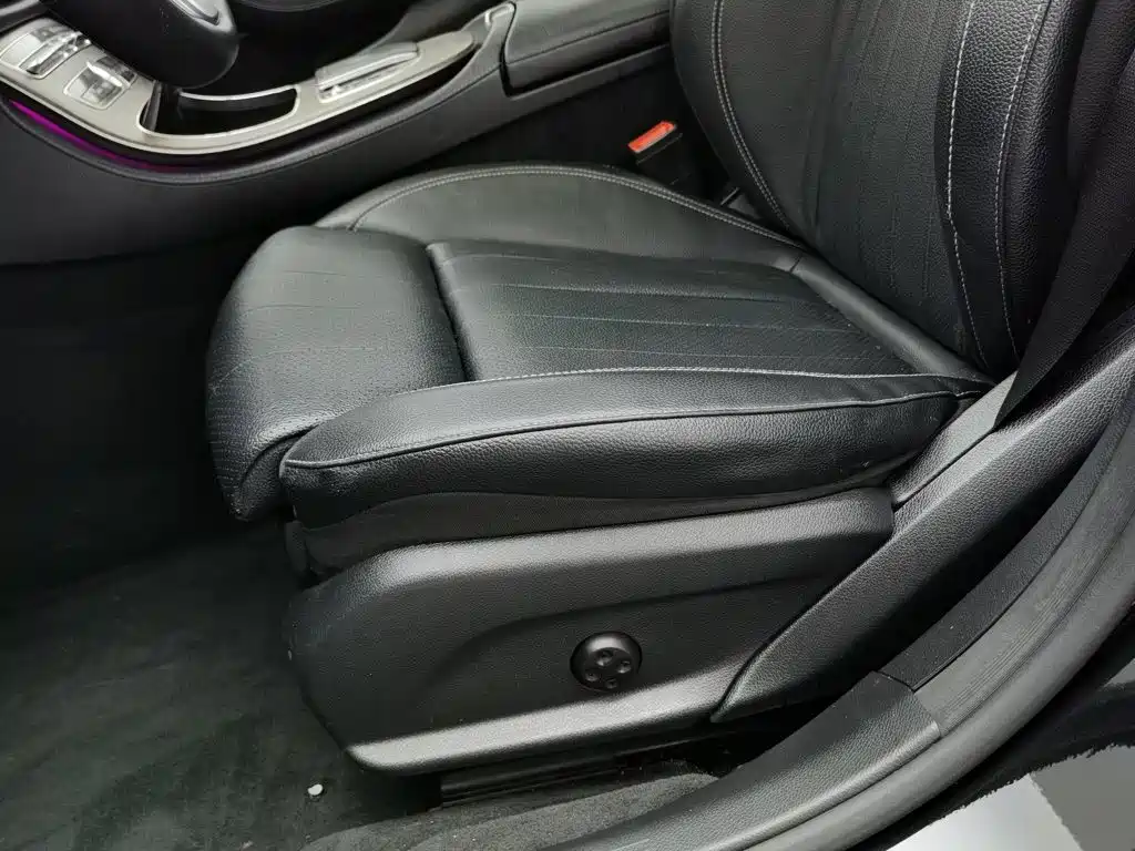 Mercedes-Benz E-Class 2019 — фото 20