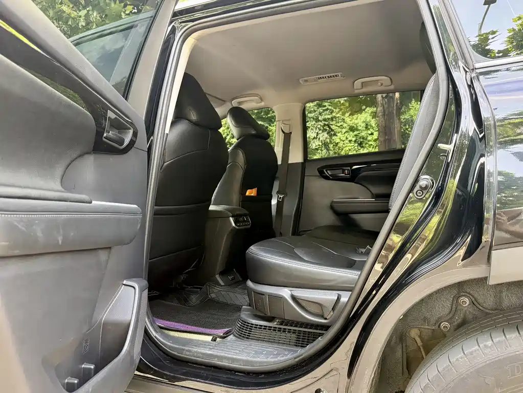 Toyota Highlander 2024 — фото 16