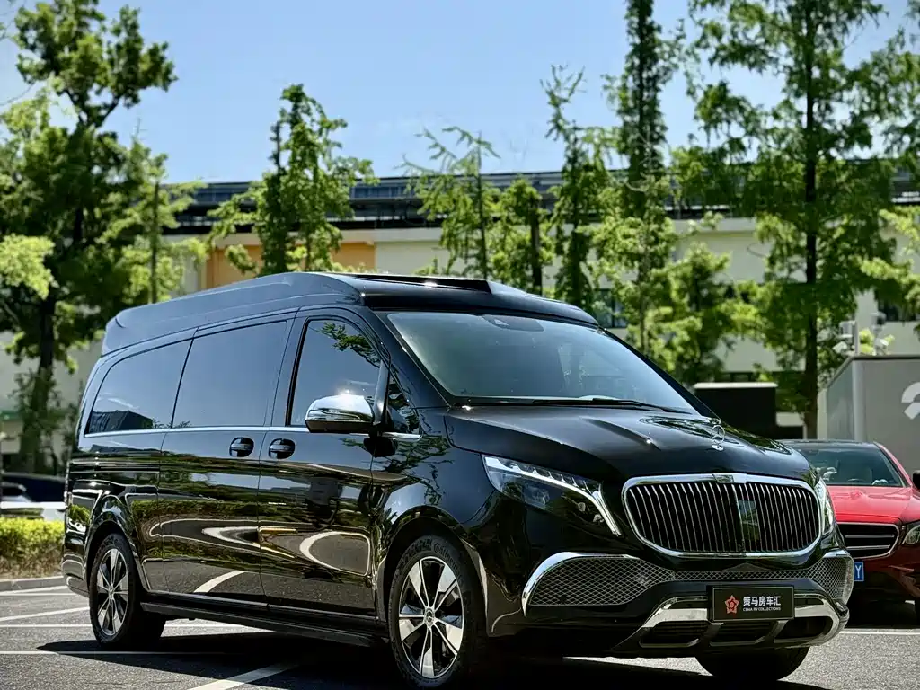 Mercedes-Benz V-Class 2023 — фото 2
