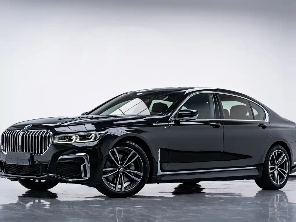 BMW 7 Series 2021 — фото 1