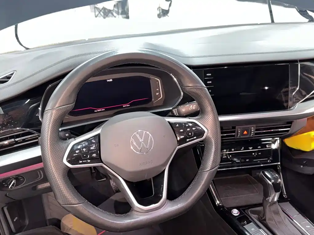 Volkswagen Passat 2023