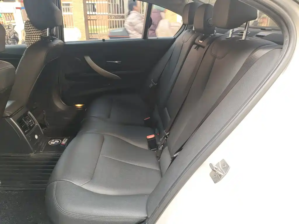 BMW 3 Series 2015 — фото 15