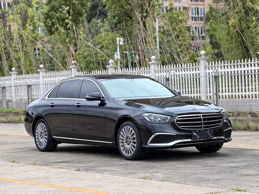 Mercedes-Benz E-Class 2022