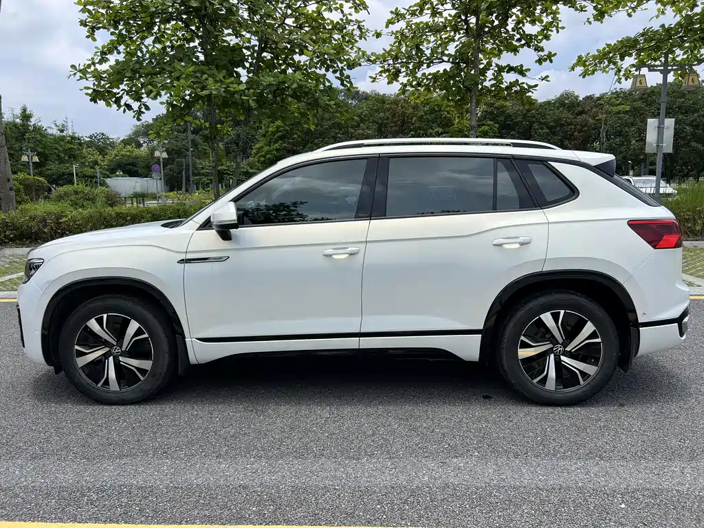 Volkswagen GTE PHEV 2022 — фото 8