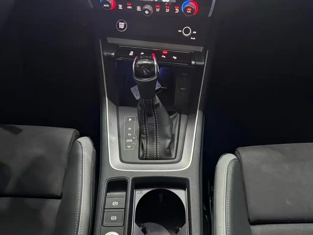 Audi Q3 2022 — фото 14