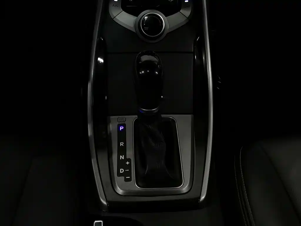 Hyundai Elantra Langdong 2015 — фото 13