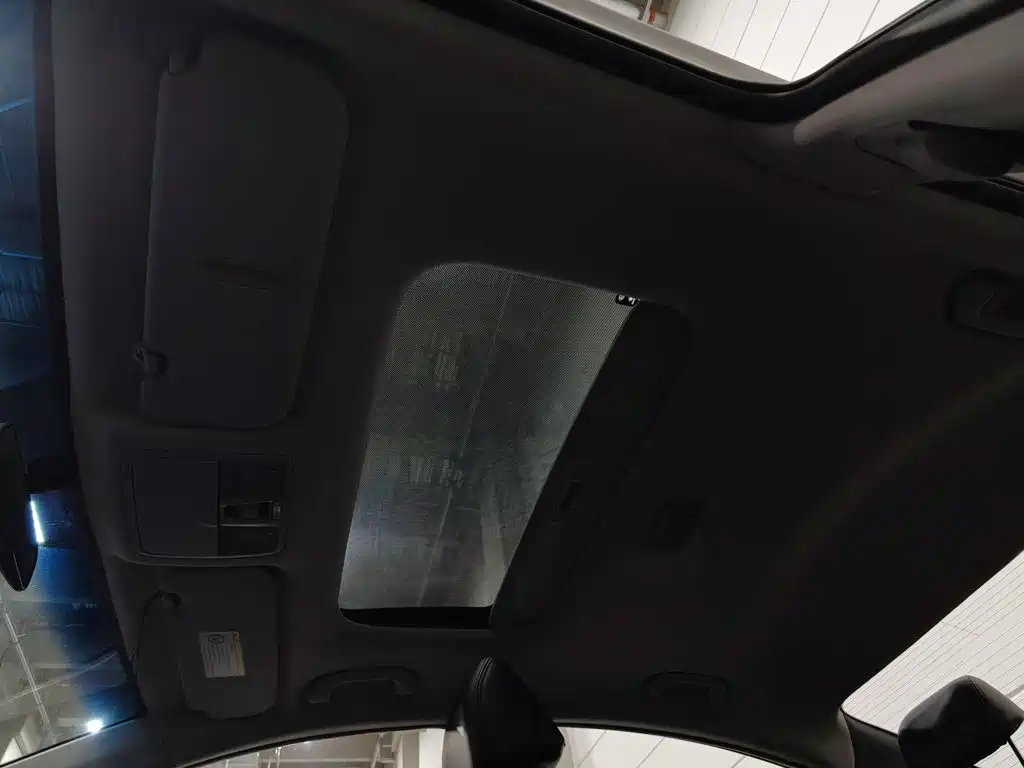 Hyundai Elantra Langdong 2015 — фото 14